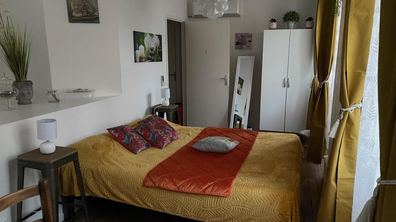 เช ติฟิล Bed & Breakfast เอสตัง ภายนอก รูปภาพ